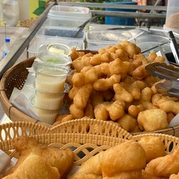 น้ำเต้าหู้ปาท่องโก๋ ข้างวัดคูยาง