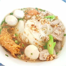 [อร่อยซ่ากับโค้ก] ก๋วยเตี๋ยวหมูน้ำใส + โค้ก ออริจินัล (ขวด)