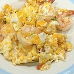 ข้าวไข่คั่วกุ้ง