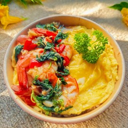 ข้าวไข่ข้นกะเพรากุ้ง