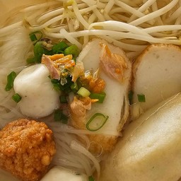 โอเตี๋ยวลูกชิ้นปลา