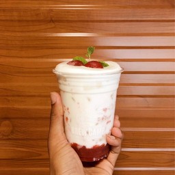 Fresh Milk  x  Strawberry [ นมสดสตรอเบอร์รี่ ]