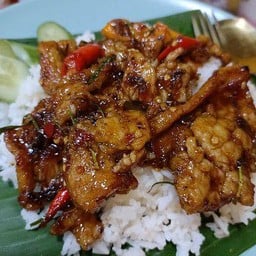 ผัดพริกแกง หมูชิ้น