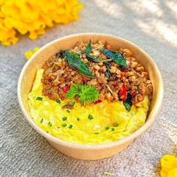 ข้าวไข่ข้นกะเพราหมูสับ