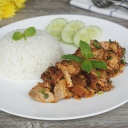 ข้าวหมูสามชั้นแซ่บ