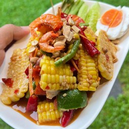 ตำข้าวโพดไข่เค็ม