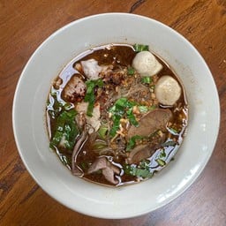 ก๋วยเตี๋ยวเรือยายไล้ ดำเนินสะดวก