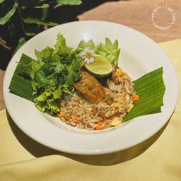 ข้าวผัดไส้อั่ว