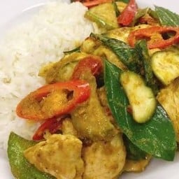 ข้าวราดแกงเขียวหวานไก่