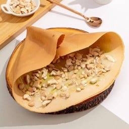 เครป สังขยาใบเตย เม็ดมะม่วงหิมพานต์ นมข้น