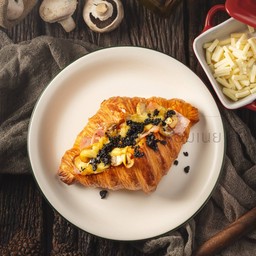 Black Truffle Ham Cheese Croissant