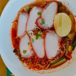 บะหมี่หมูแดงต้มยำมะนาวสด