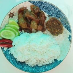 หมูทอด 5 แดด บ้านดำเนิน สาขา2 หมูทอด 5 แดด บ้านดำเนิน สาขา2