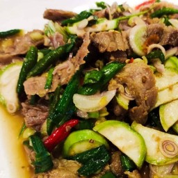 ยำเนื้อมะเขืออ่อน