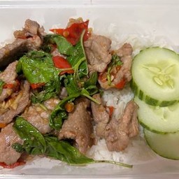 ข้าวราดกะเพราหมูชิ้น