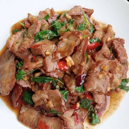 กระเพราหมูย่าง