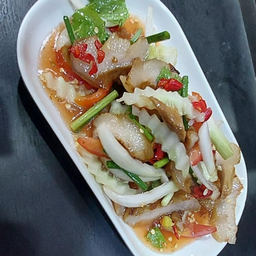 ยำคอหมูย่าง