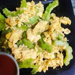 มะระผัดไข่