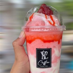 สตอเบอรี่โยเกิร์ตป่ัน