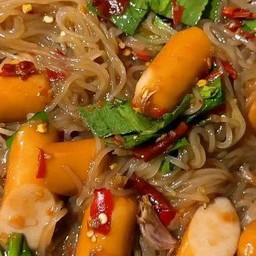 ตำเส้นเล็กไส้กรอกปลาร้า