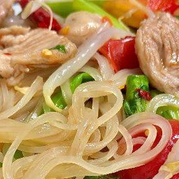 ตำเส้นเล็กหมูชิ้นน้ำปลาร้า