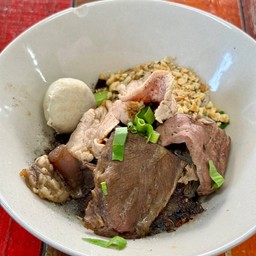 ก๋วยเตี๋ยวแห้งเนื้อ