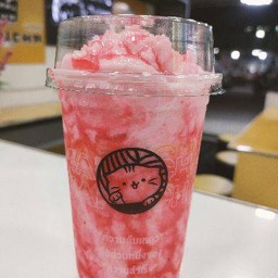 สตอเบอรี่นมสดปั่น