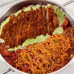 มาม่าเผ็ดไก่ทงคัตสึ