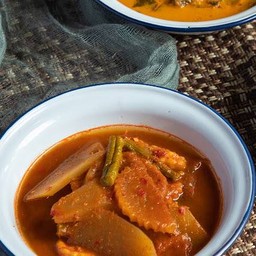 แกงส้มผักรวม(ปลานิล)