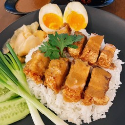 ข้าวหมูกรอบ ไข่ต้มยางมะตูมดองซีอิ๊วเกาหลี