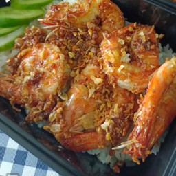 ข้าวกุ้งกระเทียม