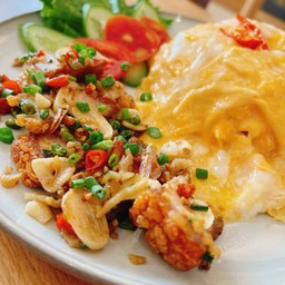 ข้าวหมูกรอบคั่วพริกเกลือ ไข่ข้น