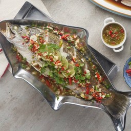 ปลากะพงนึ่งมะนาว