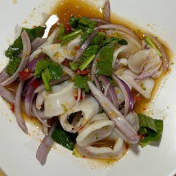 ยำปลาหมึก