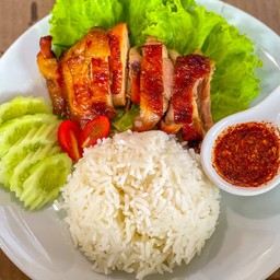 ข้าวไก่ย่างจิ้มแจ่ว