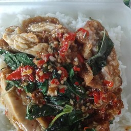 กะเพราไก่กรอบ