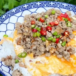 ข้าวไข่ขยี้พริกน้ำปลาหมูสับ