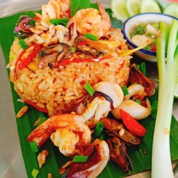 ข้าวผัดต้มยำกุ้ง+ปลาหมึก