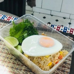ข้าวผัดเด็กเพิ่มไข่ดาวน้ำ