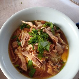 ร้านก๋วยเตี๋ยวไก่มะระรามคำแหงปากซอย4 รามคำแหงซอย4