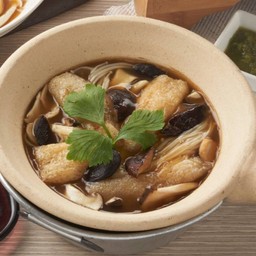 กระเพาะปลาเยื่อไผ่น้ำแดง