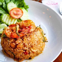 ข้าวผัดต้มยำไก่