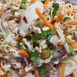 ยำมาม่าไก่สับ