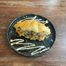 ครัวซองตฺโอโคโนมิเทริยากิไก่