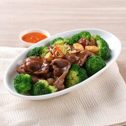 เนื้อสันผัดน้ำมันหอยเจี๋ยนบร็อคโคลี่