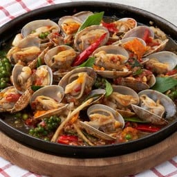 หอยลายอาซาริผัดฉ่าพริกสวนใบโหระพา