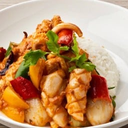 ข้าวหน้าหมึกสดผัดไข่เค็ม