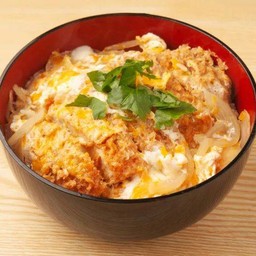 ข้าวญี่ปุ่นหน้าไก่คัตซึราดไข่