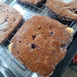 บ้าบิ่นมะพร้าวอ่อนไส้กล้วย