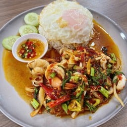 กินเตี๋ยวลูกชิ้นสะพานนนท์